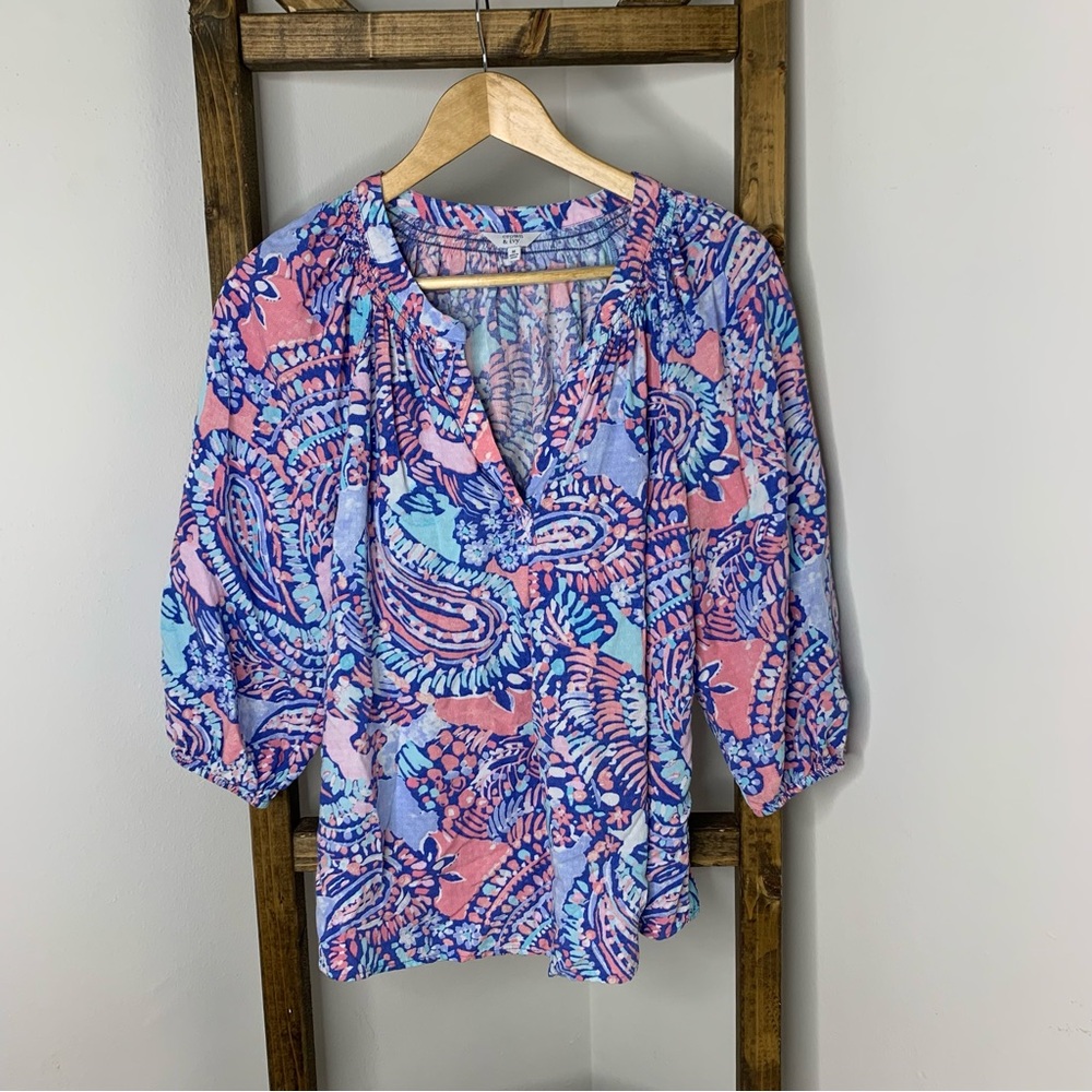 Crown & Ivy Blue and Pink Floral Blouse Size M